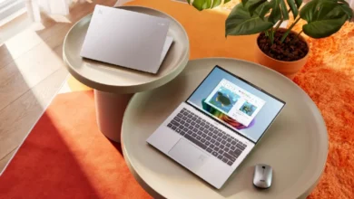 Windows 11 incorpora tecnologías avanzadas de seguridad, como TPM 2.0, Secure Boot y Microsoft Defender, ofreciendo una protección robusta contra amenazas cibernéticas en un entorno digital en constante evolución.