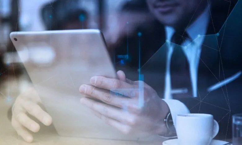 La legaltech que llega a Colombia con una base de datos de 4 millones de documentos y 100 mil usuarios 2 El sector TIC en Colombia continúa su evolución con un enfoque estratégico: los mayoristas impulsan el desarrollo de canales mediante formación, co-creación y soluciones "as a service".