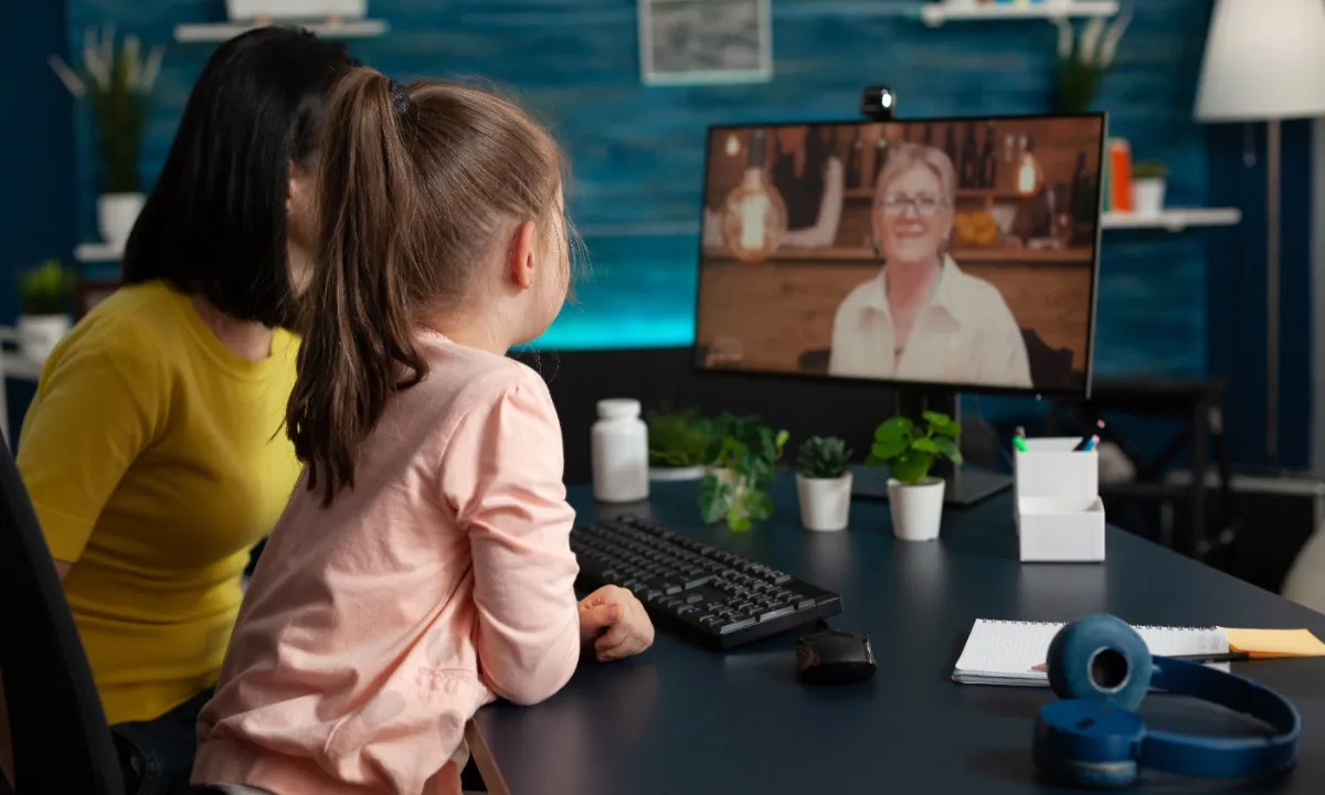 El equilibrio invisible: maternidad y liderazgo en la era del trabajo remoto 5 Las interrupciones familiares, como la presencia de los hijos durante reuniones, deben ser vistas como una muestra de flexibilidad, no de falta de compromiso.