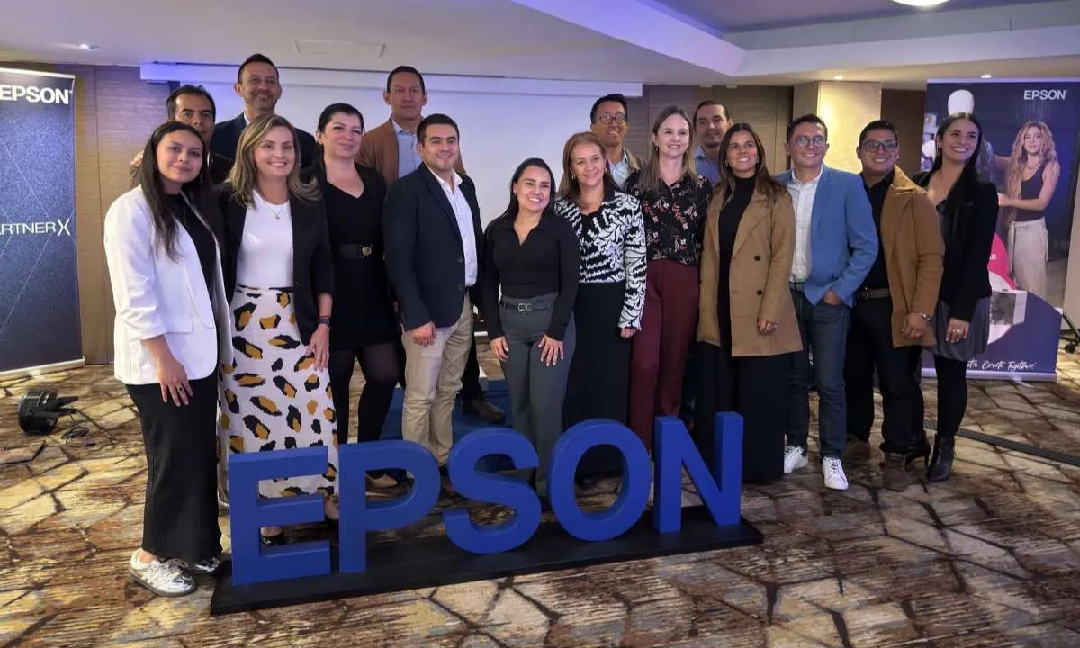 Epson potencia su crecimiento en Colombia, reconociendo su liderazgo regional 2 El kickoff regional de Epson marcó el inicio del nuevo año fiscal con una fuerte apuesta por el crecimiento en Colombia y la región.