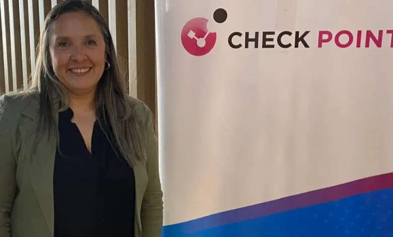 Check Point y Licencias On Line traen la nube a tierra firme con Maestro Lab 2 Claudia Camargo, product manager de Check Point en Licencias On Line.