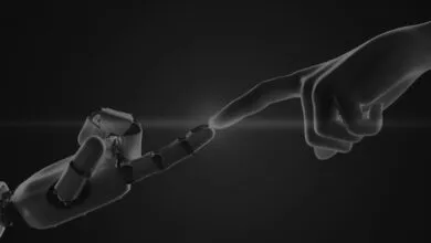 IA y humanos trabajan juntos para una atención más eficiente y empática.