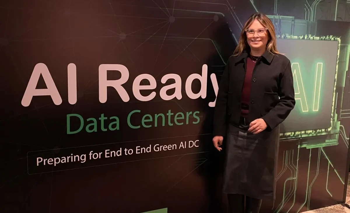 Schneider Electric apuesta por la eficiencia energética como eje para el crecimiento de sus socios de canal 3 Martha Sánchez, vicepresidenta de Secure Power y Data Center para Sudamérica.