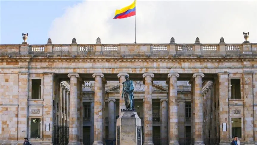Avanza en Colombia un proyecto de ley para regular la inteligencia artificial 2 El proyecto de ley sobre inteligencia artificial fue radicado ante el Congreso por el Ministerio de Ciencia en julio de 2025.