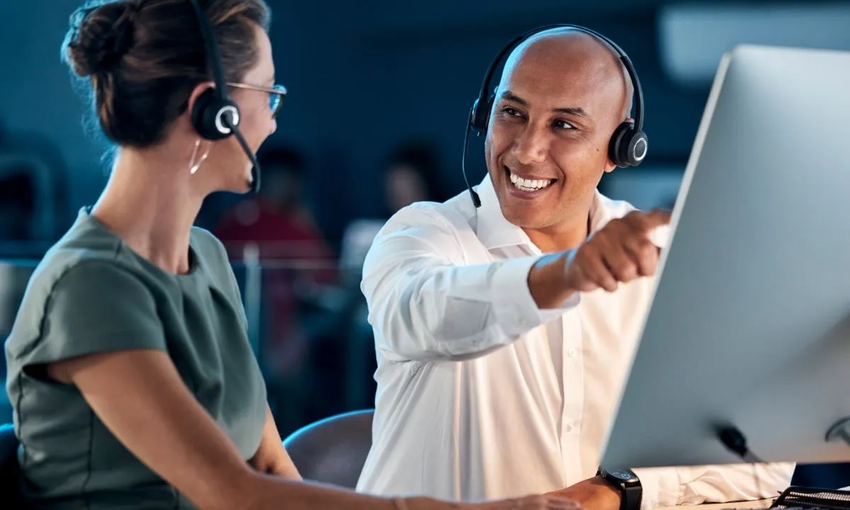 Inteligencia artificial y talento humano: la fórmula que reinventa el BPO 3 Plataformas como GoContact integran analítica conversacional, automatización inteligente y datos predictivos para mejorar la retención y aumentar las ventas.