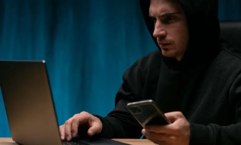 Fraude digital en Colombia: estas son las modalidades más comunes y cómo protegerse 2 Protege tu identidad digital. Infórmate y actúa con seguridad.