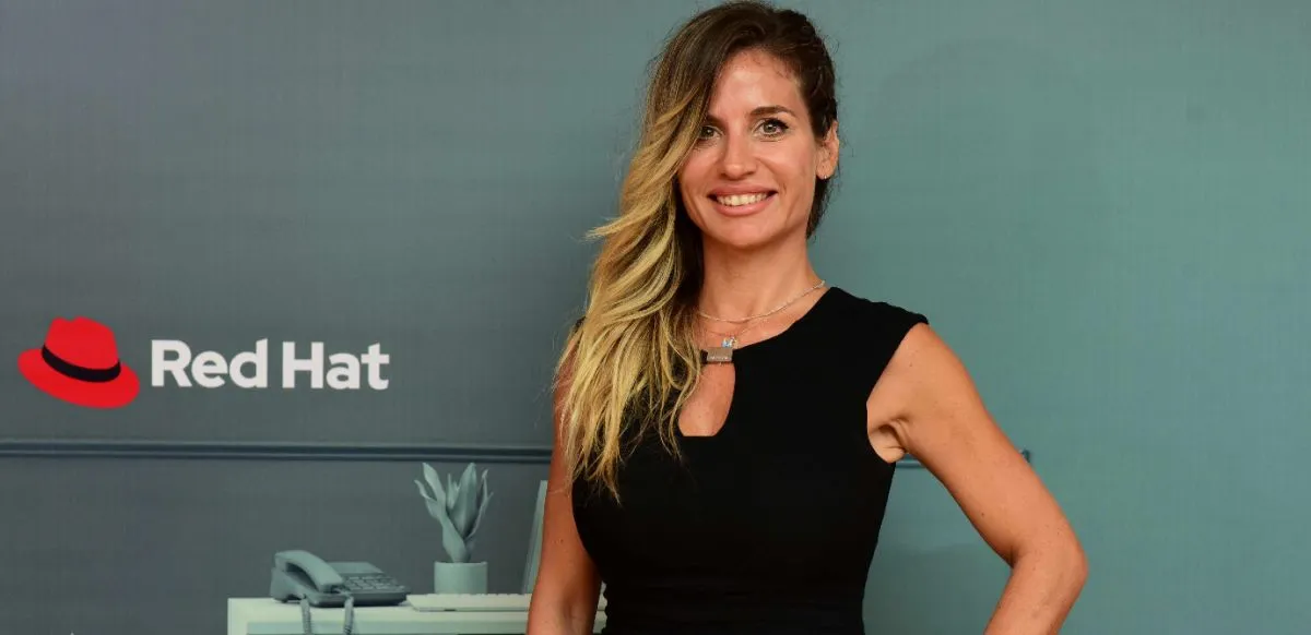 Victoria Martínez, gerente de inteligencia artificial para Latinoamérica en Red Hat.