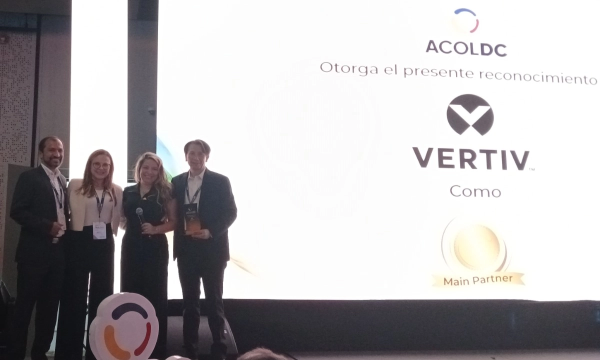 La Asociación Colombiana de Centros de Datos y Tecnología de Datos (ACOLDC) se lanza en Colombia con Vertiv como Main Partner 2 Asociación Colombiana de Centros de Datos y Tecnología de Datos. El acuerdo de colaboración entre Vertiv y ACOLDC marca el inicio de una alianza estratégica enfocada en la capacitación y el impulso de estándares en la industria de centros de datos de Colombia.