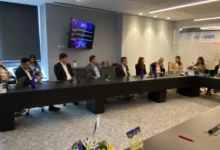 Partners Diamante, Titanio y ejecutivos de Ingram Micro durante la rueda de prensa de apertura previa al IDX Week 2025.