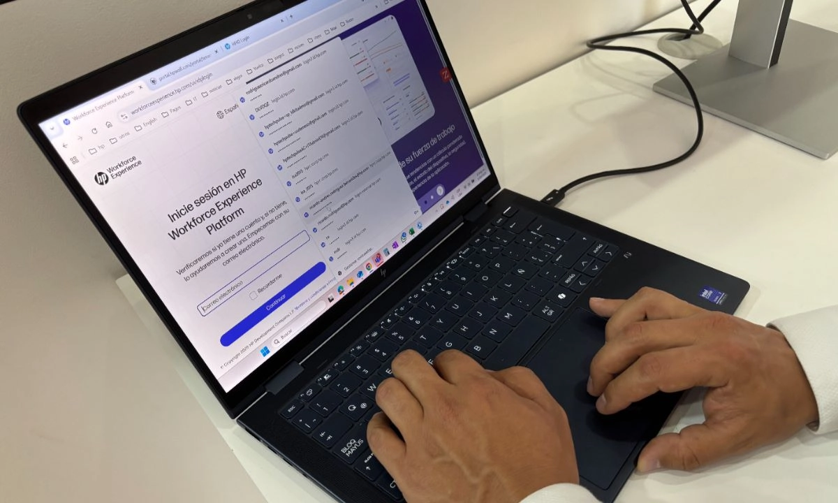 La plataforma WXP permite monitorear la experiencia digital del empleado y optimizarla mediante datos en tiempo real.