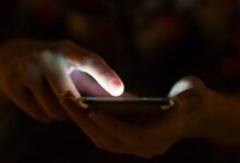 Crecen las estafas con apps de préstamo que bloquean celulares en América Latina.