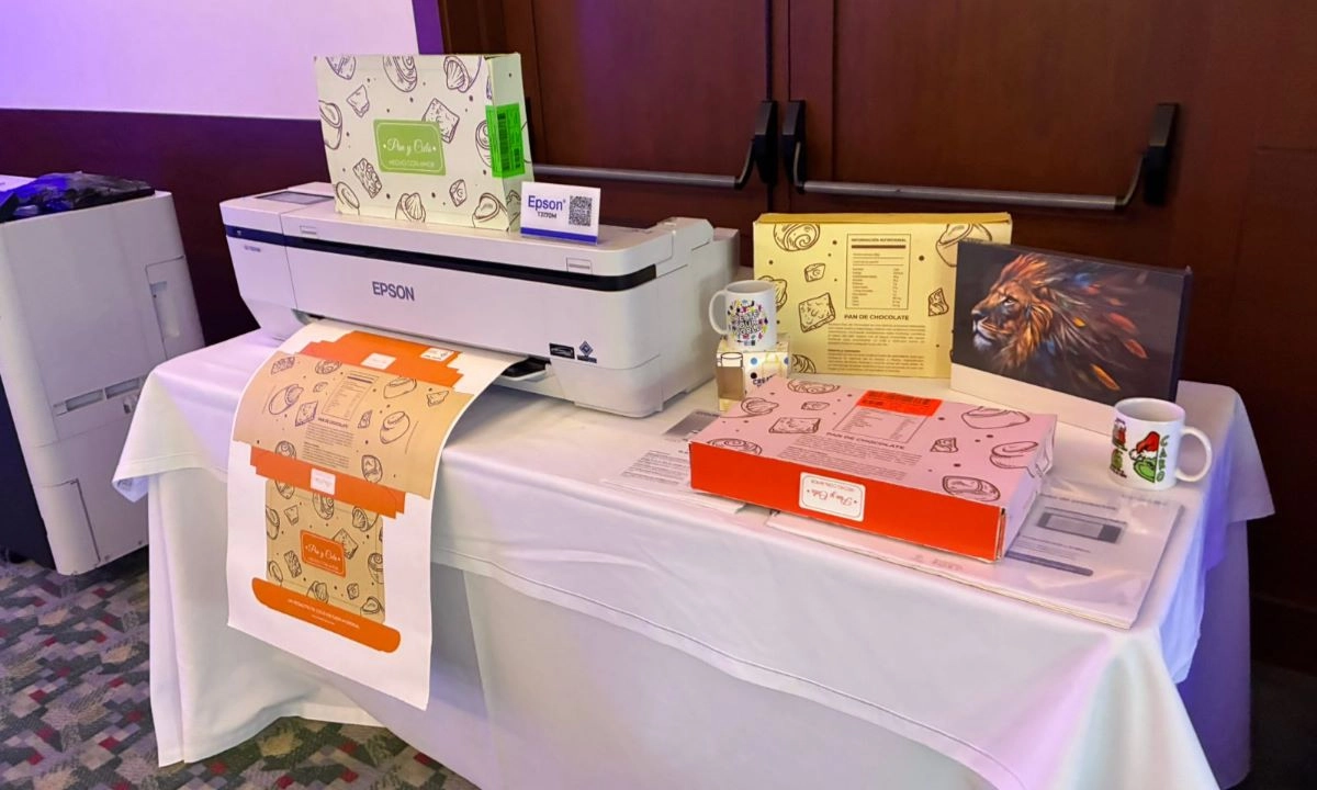 Epson Days 2025: el recorrido tecnológico que impulsó la expansión de la compañía en Colombia 2 Epson llevó sus soluciones de impresión corporativa e industrial a más de ocho ciudades del país durante los Epson Days 2025, fortaleciendo la relación con clientes y distribuidores regionales.