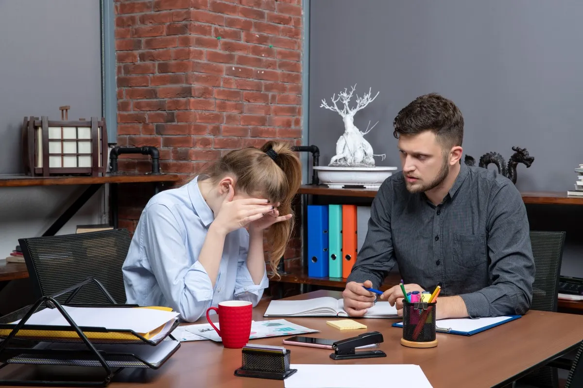 Las relaciones poco saludables con el trabajo pueden afectar el bienestar de los empleados.
