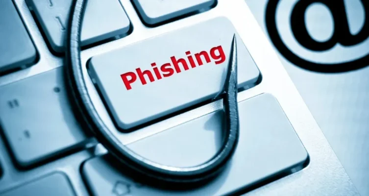 Los atacantes envían miles de correos en una hora como parte de la técnica de email bombing, una estrategia diseñada para distraer y confundir a los usuarios.