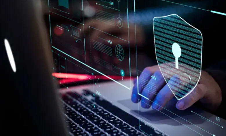 Cloudflare ofrece una gama completa de servicios que van desde protección DDoS y seguridad DNS hasta optimización de redes y aplicaciones.