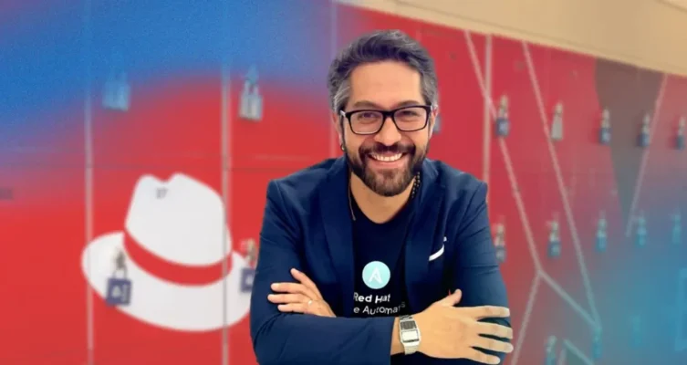 Robert Calva, Principal Ecosystem Solutions Evangelist en Red Hat Latam.