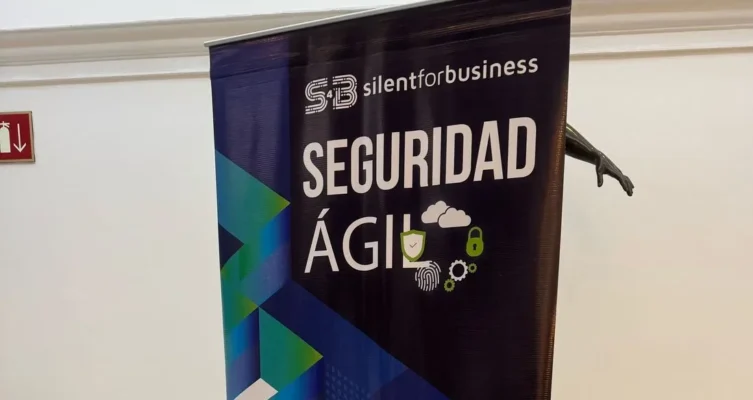 4YOU utiliza técnicas basadas en aprendizaje automático para proteger y optimizar los dispositivos de sus usuarios.