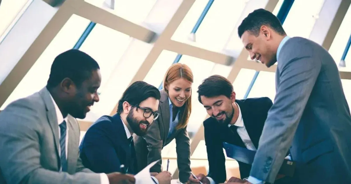 La comunicación interna efectiva es clave para mejorar la productividad en las PYMEs. Empresas con estrategias claras pueden aumentar su eficiencia hasta en un 25%.