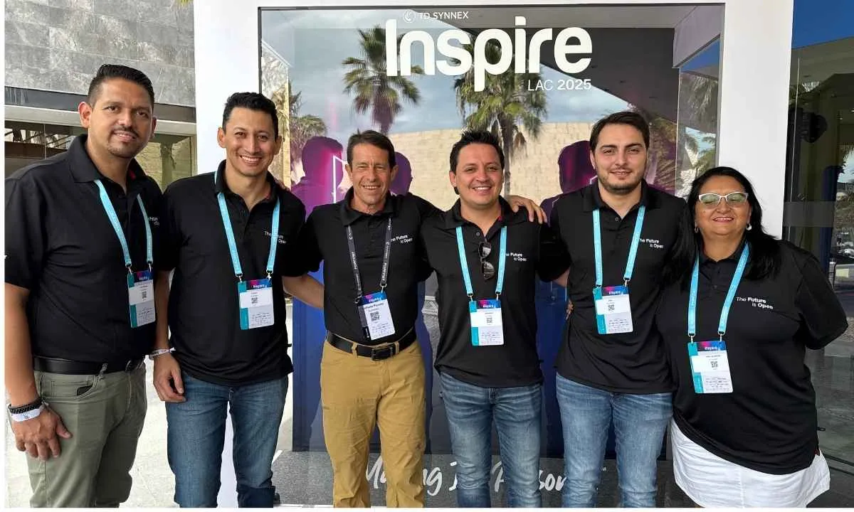 Raffaelo Piccolo y el equipo de TD SYNNEX MÉXICO en TD SYNNEX INSPIRE LAC 2025