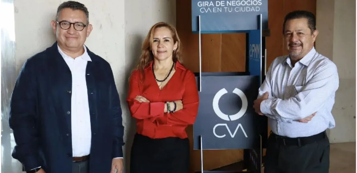 Alejandro Navarro, Claudia González y Adrián Simg, directores de Grupo CVA.