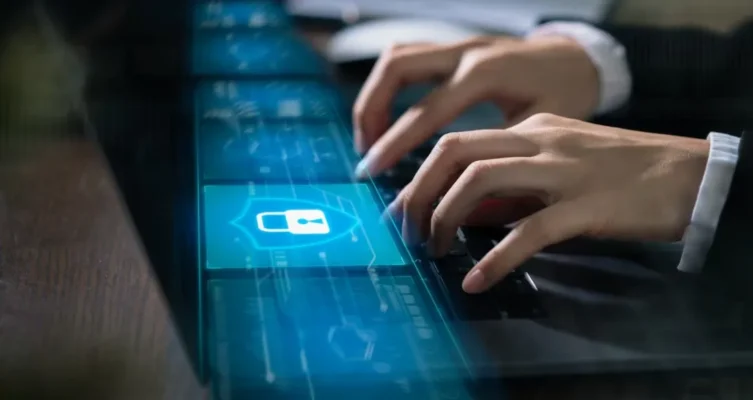 La transformación del panorama de ciberseguridad exige un enfoque más integrado que las soluciones aisladas y puntuales. La visibilidad sigue siendo clave, pero el contexto se vuelve impredecible.