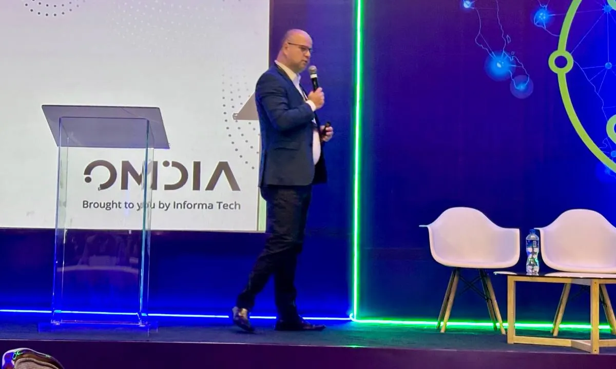 Expertos en telecomunicaciones debaten sobre el futuro del 5G y los retos regulatorios que enfrenta México para asegurar una conectividad más eficiente y accesible.