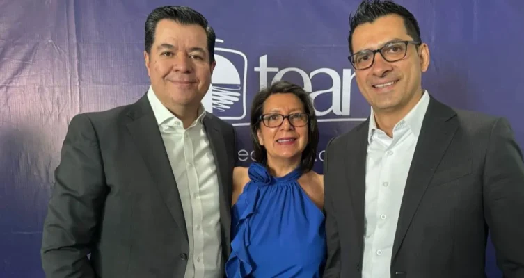 Javier rubio, CEO, Gisela Gallardo, marketing manager y Leonel Gómez -deputy CEO de Autodesk.