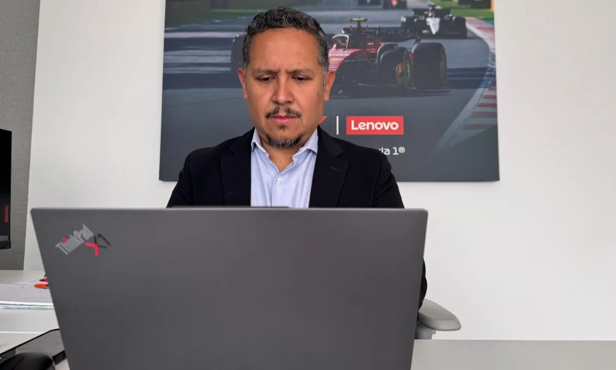 Josafath Ramírez, director general de Lenovo Infrastructure Solutions Group, explica cómo la alianza entre Lenovo e Intel fortalece la oferta tecnológica para pequeñas y medianas empresas.