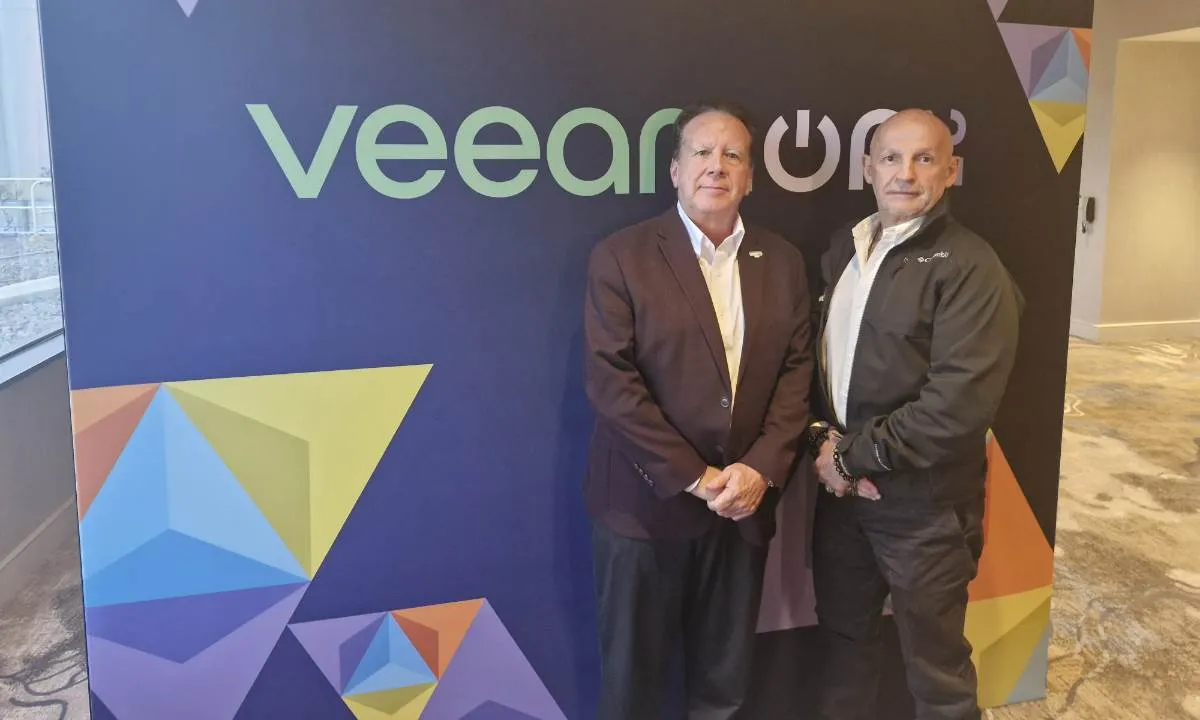 Mauricio González, vicepresidente de América Latina y Caribe para Veeam Software, y Carlos Ortiz Bortoni, Country Manager para México.