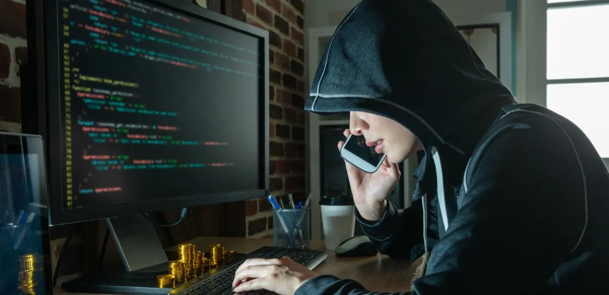 Campaña de ransomware combina ingeniería social y técnicas avanzadas para evadir la seguridad corporativa.