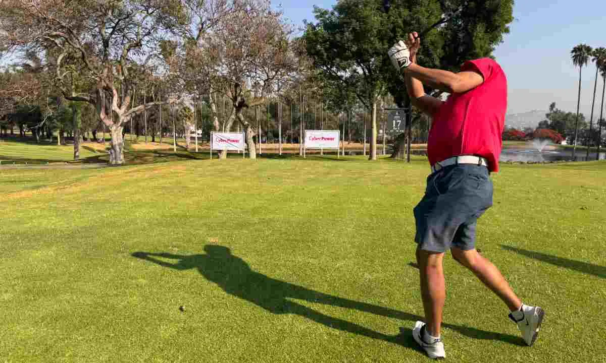 El segundo día del evento se destacó por su ambiente dinámico de networking, donde los participantes intercambiaron ideas y forjaron alianzas estratégicas mientras disfrutaban del paisaje del campo de golf.