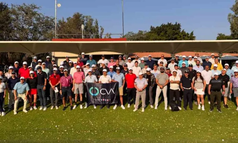 Grupo CVA celebra 26 años con innovación y networking en el campo de golf.