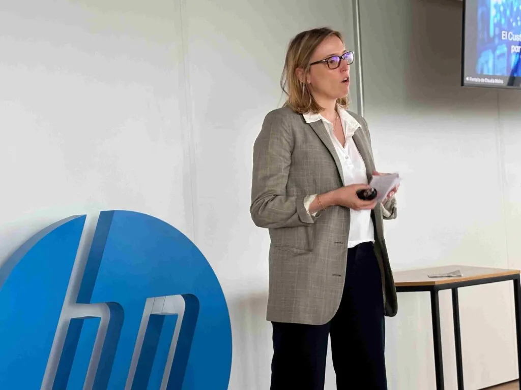 Claudia Molins, Gerente de Experiencias de Clientes para Norteamérica y Latinoamérica