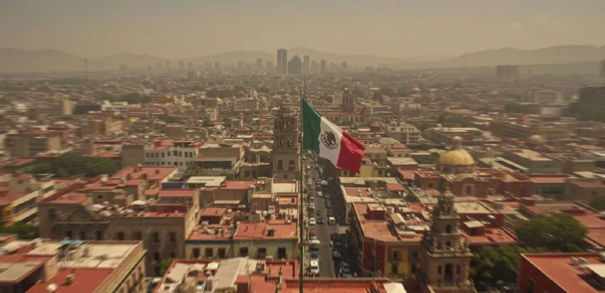 La inteligencia artificial redefine las estrategias de comunicación en América Latina, donde las redes sociales ya son la principal fuente de noticias para millones de personas.