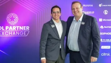 Ernesto Jiménez, Director Comercial de Licencias OnLine México y Felipe de Cabo, Director General para la región en Licencias OnLine.