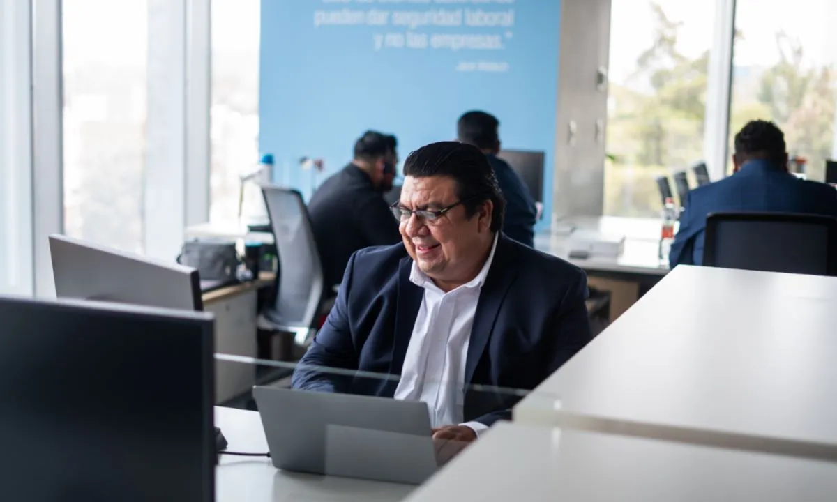 Héctor Manuel Santiago Ruiz, gerente de Infraestructura Distribuida de Estafeta Mexicana.