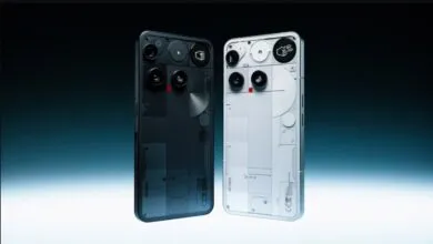 El Phone (3) equipa un sistema de tres cámaras de 50 MP, con sensor principal de 1/1,3”, grabación 4K a 60 fps y perfiles cinematográficos.