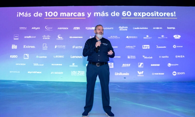 Rodrigo Casassus de AVIXA en la presentación de InfoComm América Latina