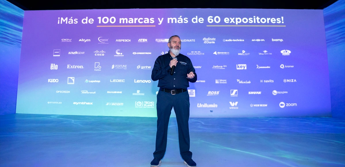 Rodrigo Casassus de AVIXA en la presentación de InfoComm América Latina