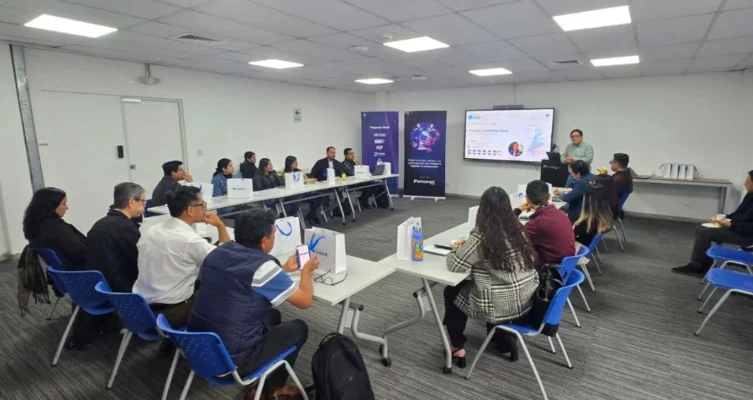 Formación, tecnología e innovación para transformar el futuro digital.