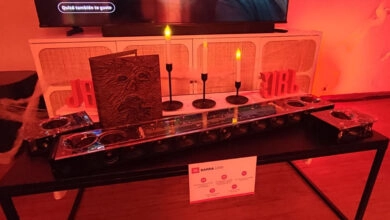 Las activaciones nocturnas combinaron cine, música y gaming en entornos reales, culminando con una fiesta de Halloween para colaboradores y socios estratégicos.