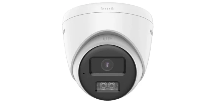 La nueva cámara 4K Turbo HD de Hikvision incorpora luz híbrida, audio bidireccional y respuesta activa para mejorar la prevención y precisión en la videoseguridad.