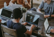 Según el Informe Datto 2025, en México el 43% de los proveedores de servicios gestionados de TI (Managed Service Providers) actualmente gestionan entre uno y cinco clientes, pero se espera que esta proporción disminuya a 38% a medida que más empresas amplían su capacidad para atender entre siete y doce clientes.