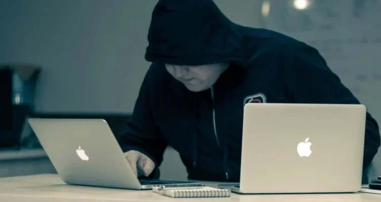 La baja confianza en la autonomía de la IA obliga a las organizaciones a repensar sus modelos de protección.