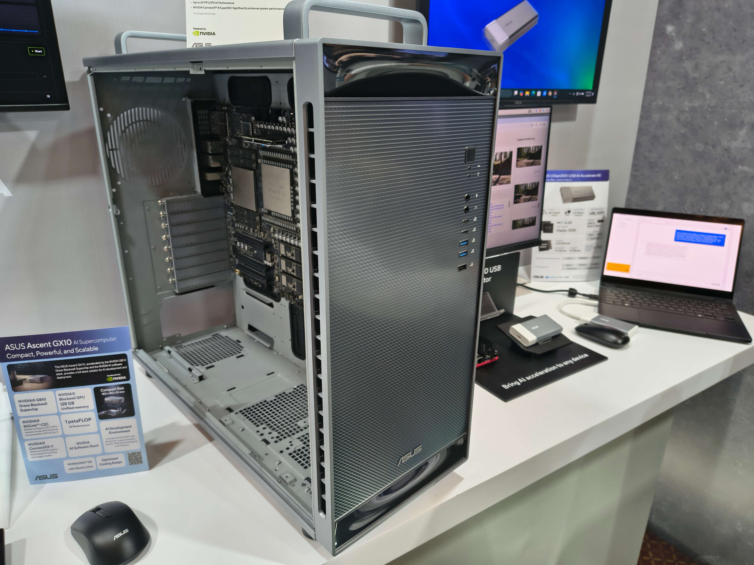 La Asus Ascent GX10.