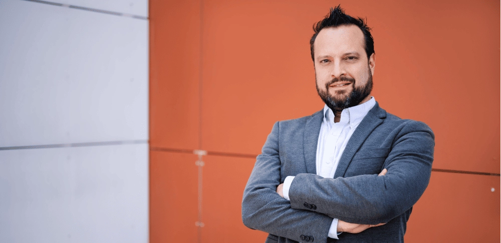 Jos Medina Mora, subdirector internacional de CompuSoluciones, destacó el potencial de crecimiento de la tecnología educativa en Centroamérica, especialmente en el segmento K-12.