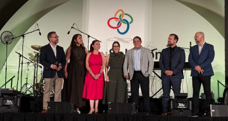 Los ganadores de los Premios Aros 2026 de CompuSoluciones y su impacto en la industria TI