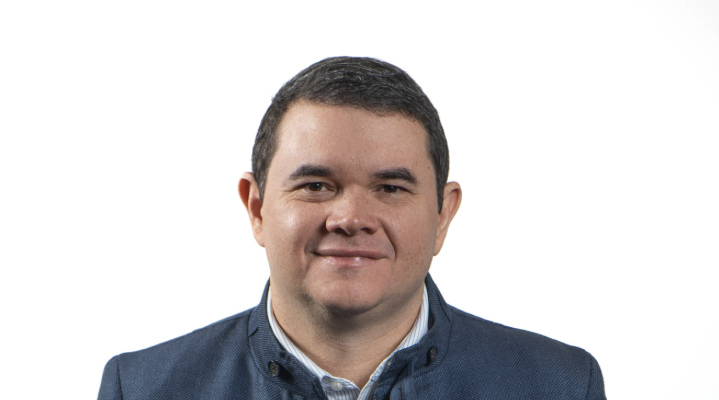 Fabio Meza, Líder Regional de la Unidad de LOL Educación y LOL Servicios