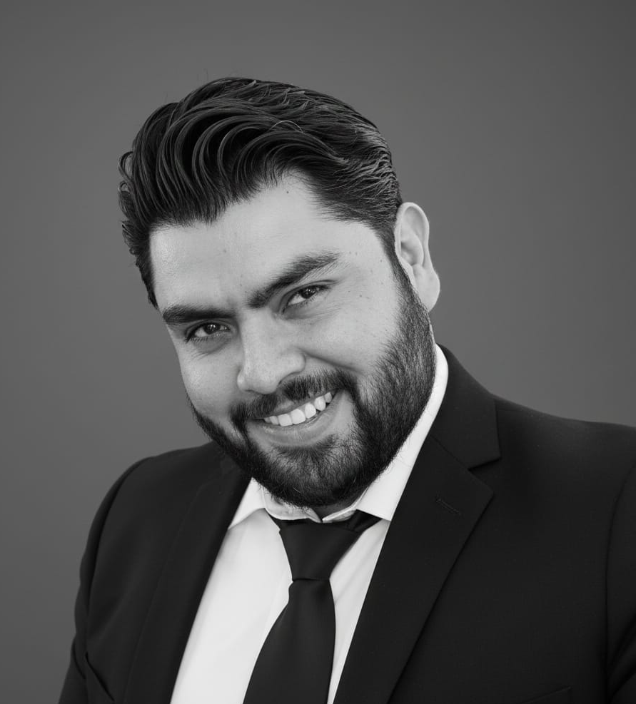Ricardo Muñoz, Ingeniero de soluciones sénior