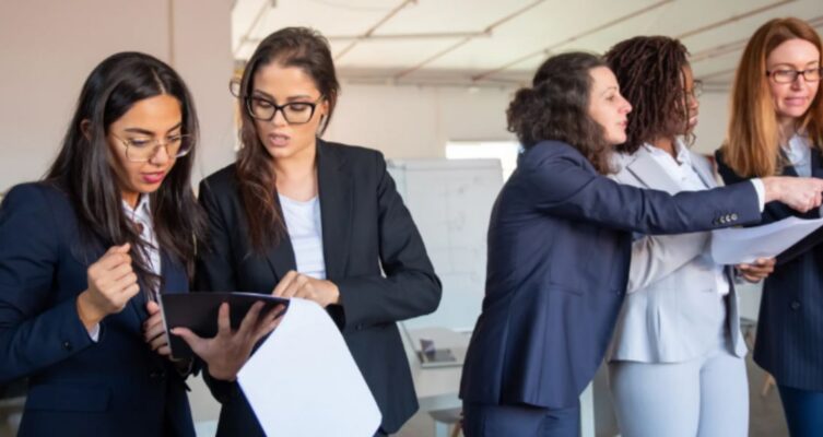 Ocho de cada diez emprendedoras consultadas por CONTPAQi son dueñas o socias de sus negocios y participan en funciones estratégicas.